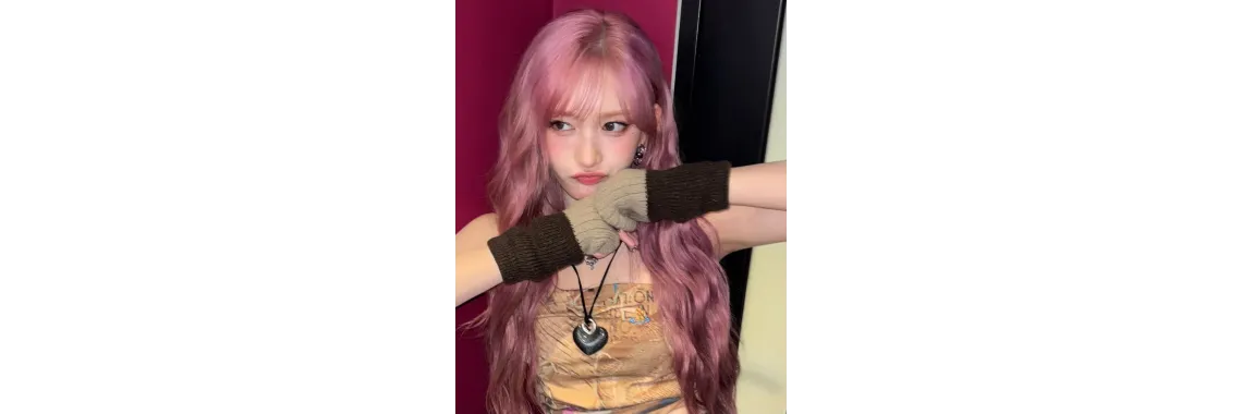 Khởi động mùa lạnh với găng tay len Y2K chuẩn “IT-girl” Khởi động mùa lạnh với găng tay len Y2K chuẩn “IT-girl”